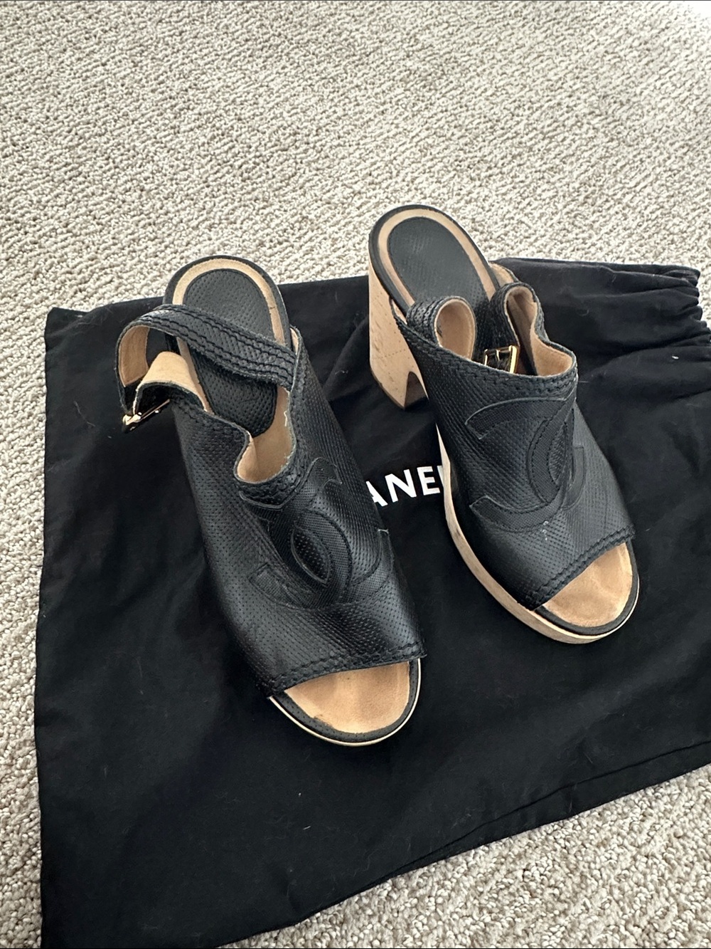 CHANEL Black Leather Peep-Toe Cork Block Heel Mules